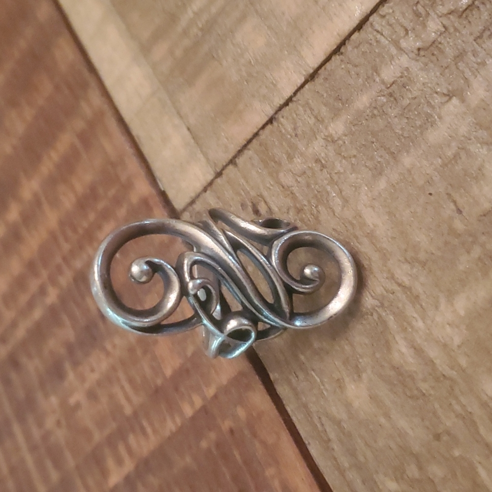 Retired James Avery Vintage Electra Sterling Silver Ring